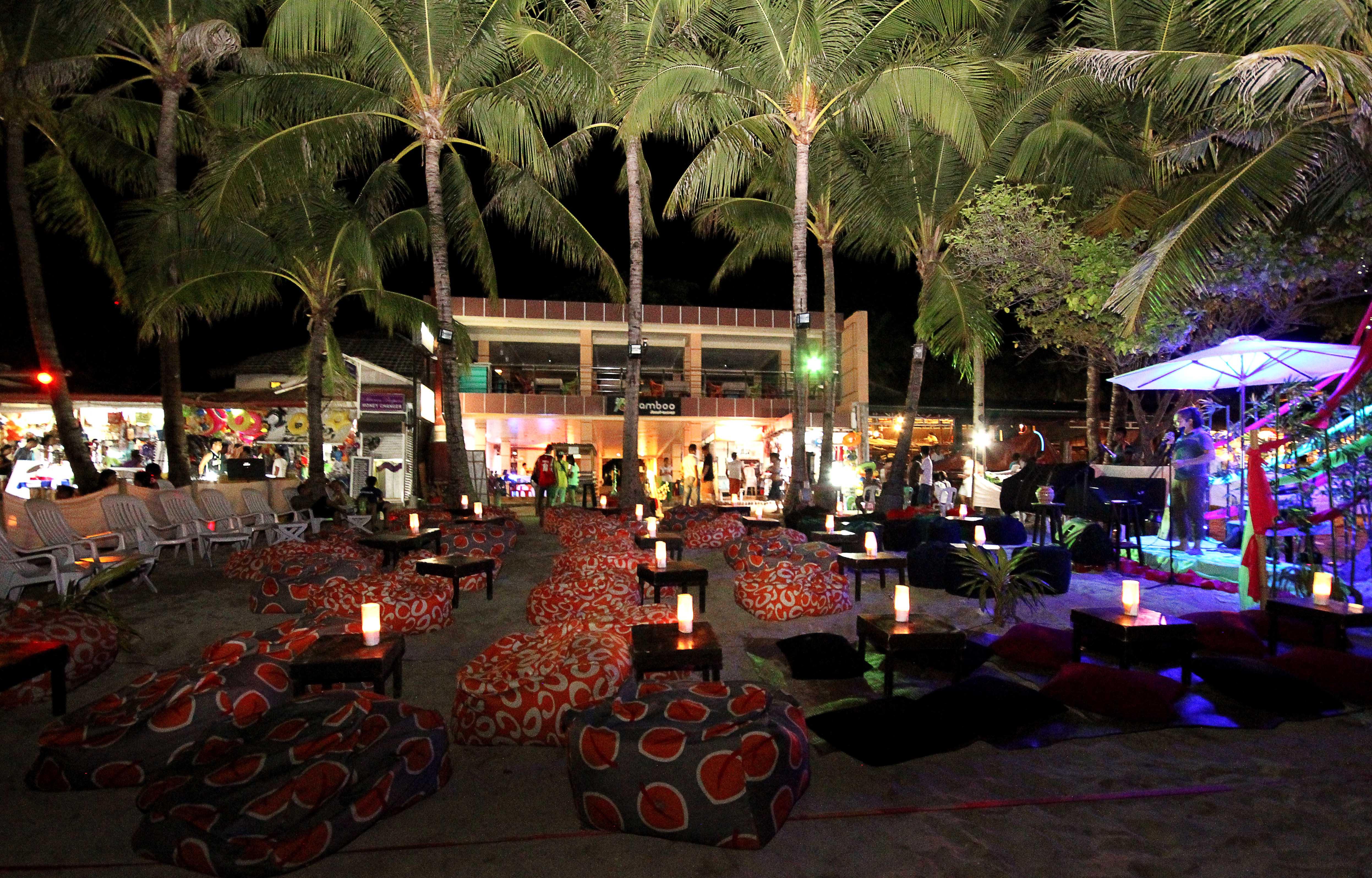 Bamboo Beach Resort & Restaurant Manoc-Manoc Eksteriør billede