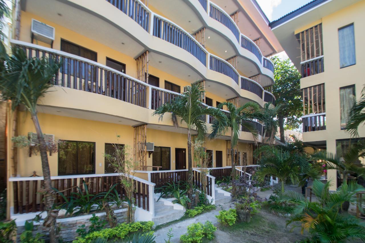 Bamboo Beach Resort & Restaurant Manoc-Manoc Eksteriør billede