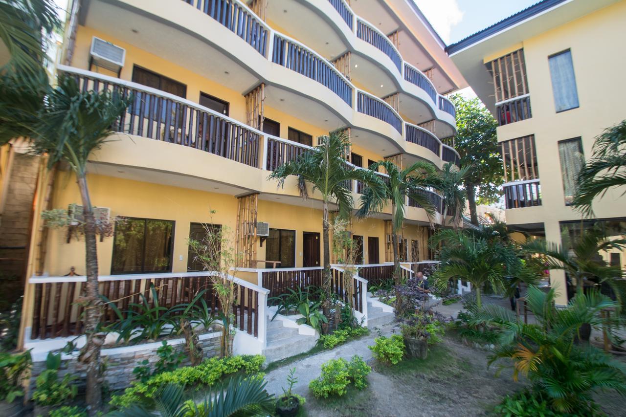 Bamboo Beach Resort & Restaurant Manoc-Manoc Eksteriør billede