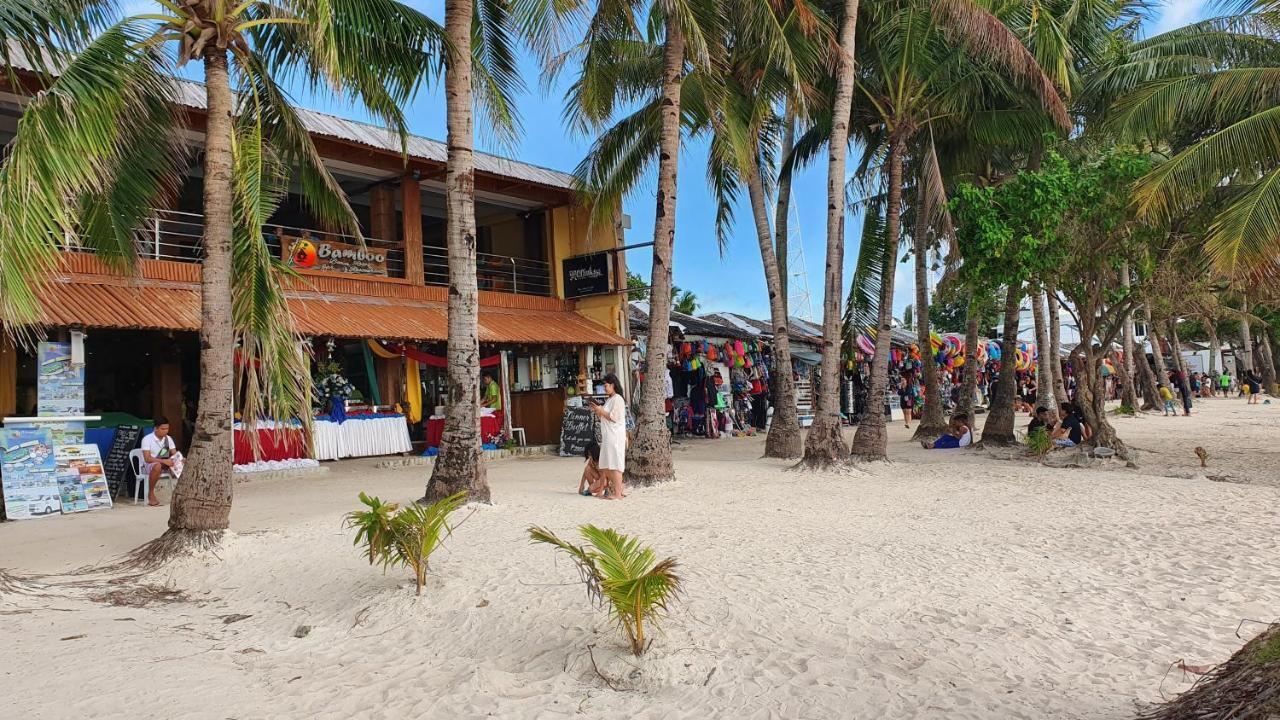 Bamboo Beach Resort & Restaurant Manoc-Manoc Eksteriør billede